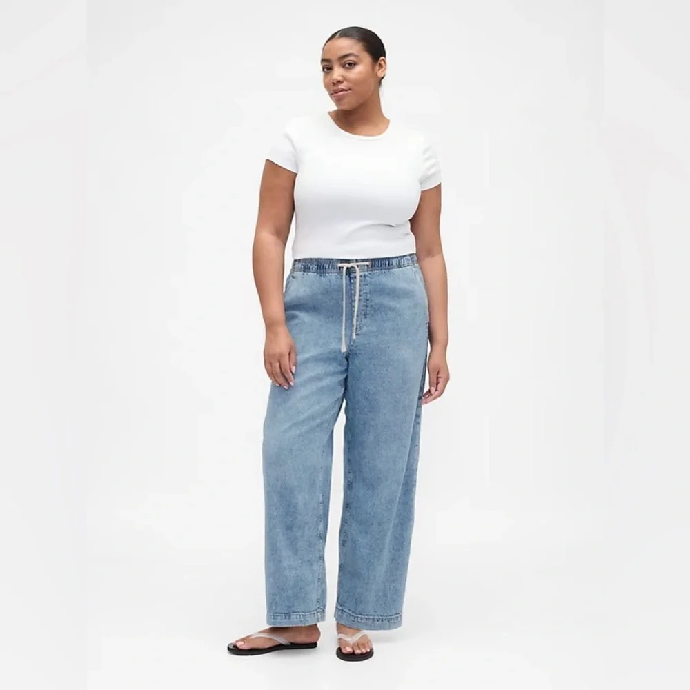 NWT! GAP Light Wash High Rise Pull-On Wide-Leg Jeans - Size Small 🩷 #805640 - Picture 5 of 10